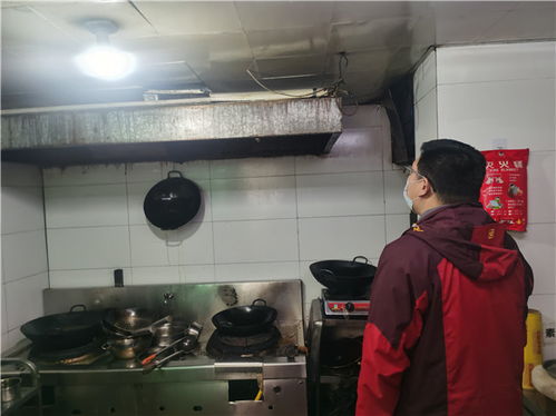 煉油廠區(qū)域餐飲油煙凈化專項(xiàng)檢查啟動(dòng)，筑牢綠色飲食安全防線